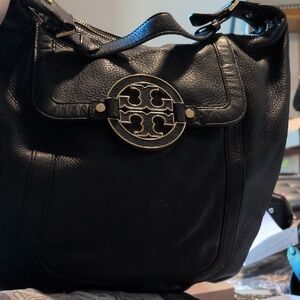 Tory Burch Black Leather Shoulder Bag with Signature Logo